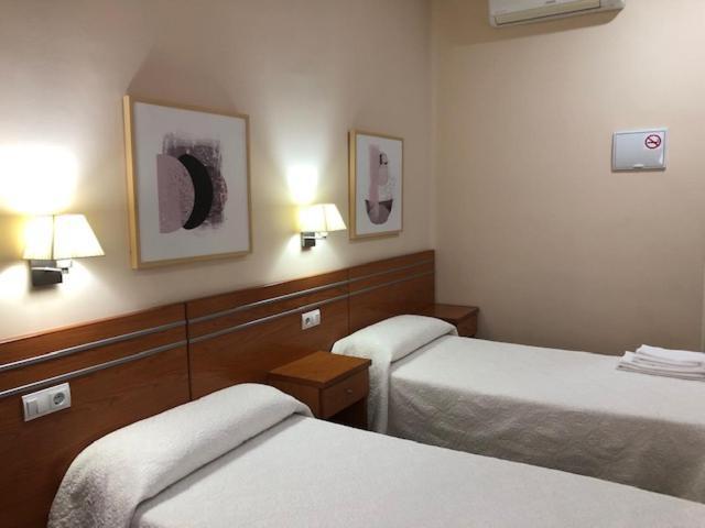 Hostal Mayor Мадрид Екстериор снимка